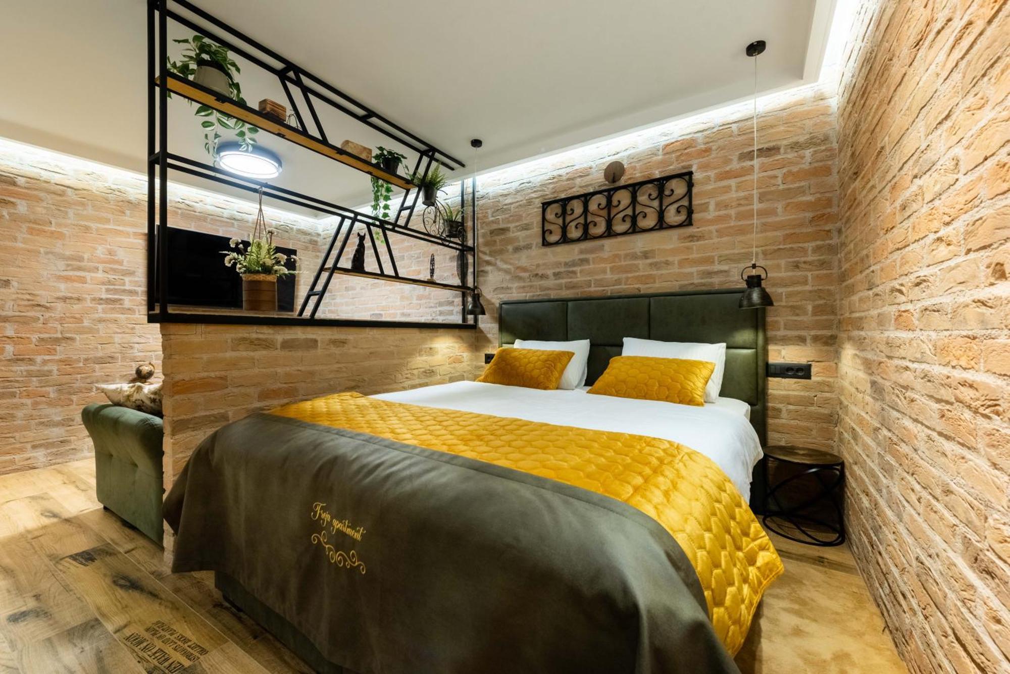 Freja- Luxury Old Town Center Apartment